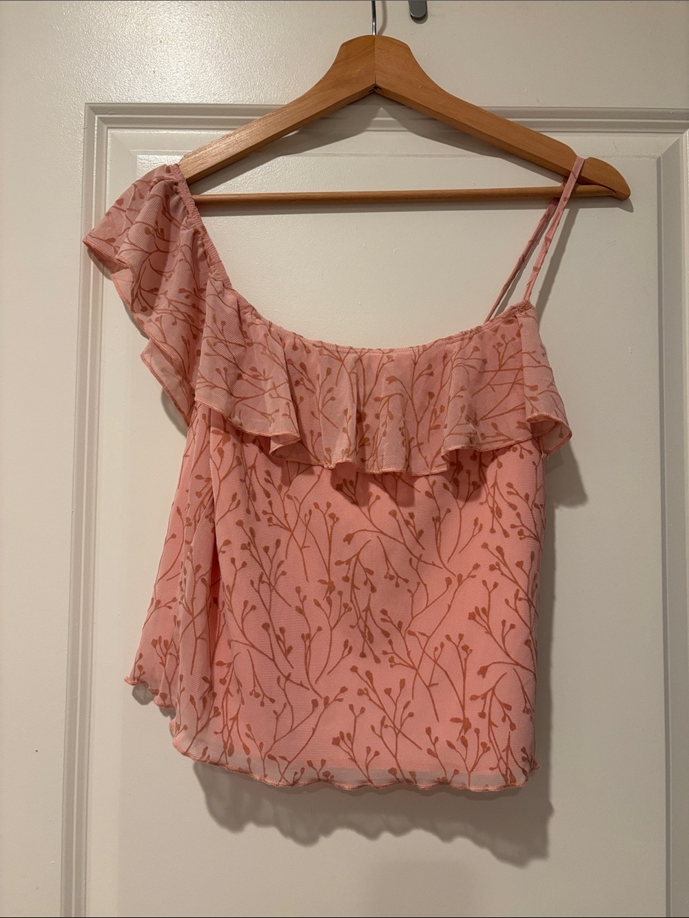 Motel Women’s One-Shoulder Ruffle Floral Tank Top - Pink